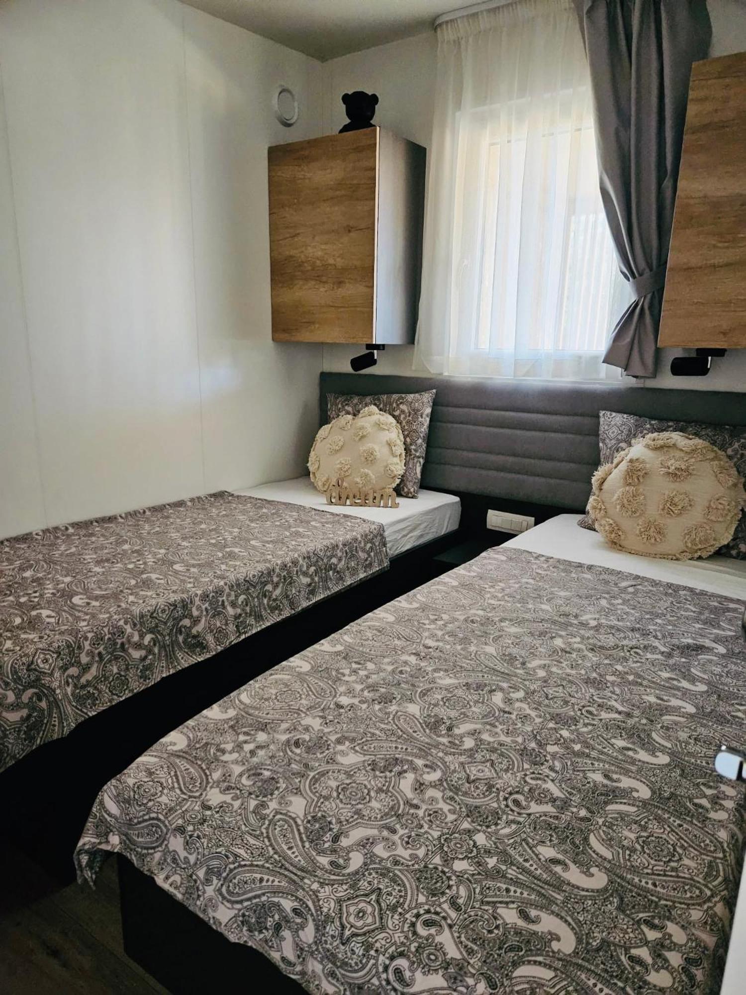 Mobile Home Peponi Del Mar, Brand New Biograd Na Moru Exteriör bild