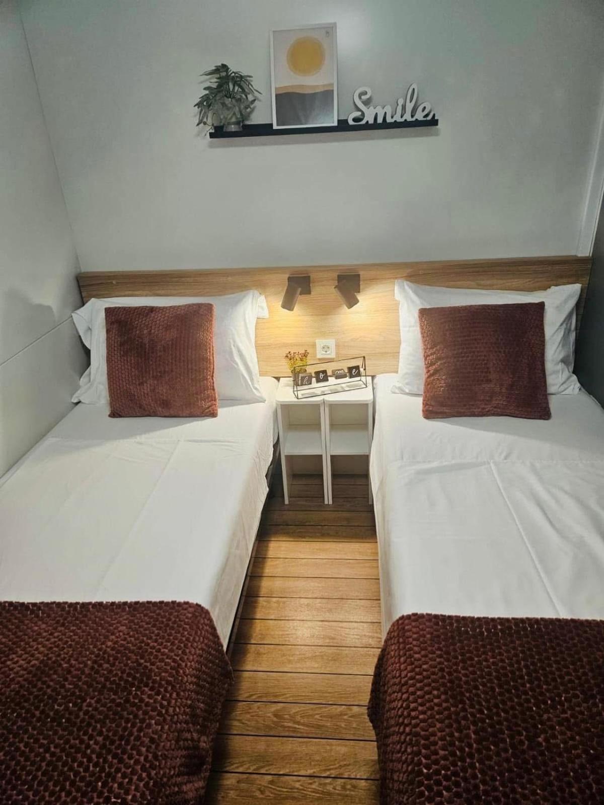 Mobile Home Peponi Del Mar, Brand New Biograd Na Moru Exteriör bild