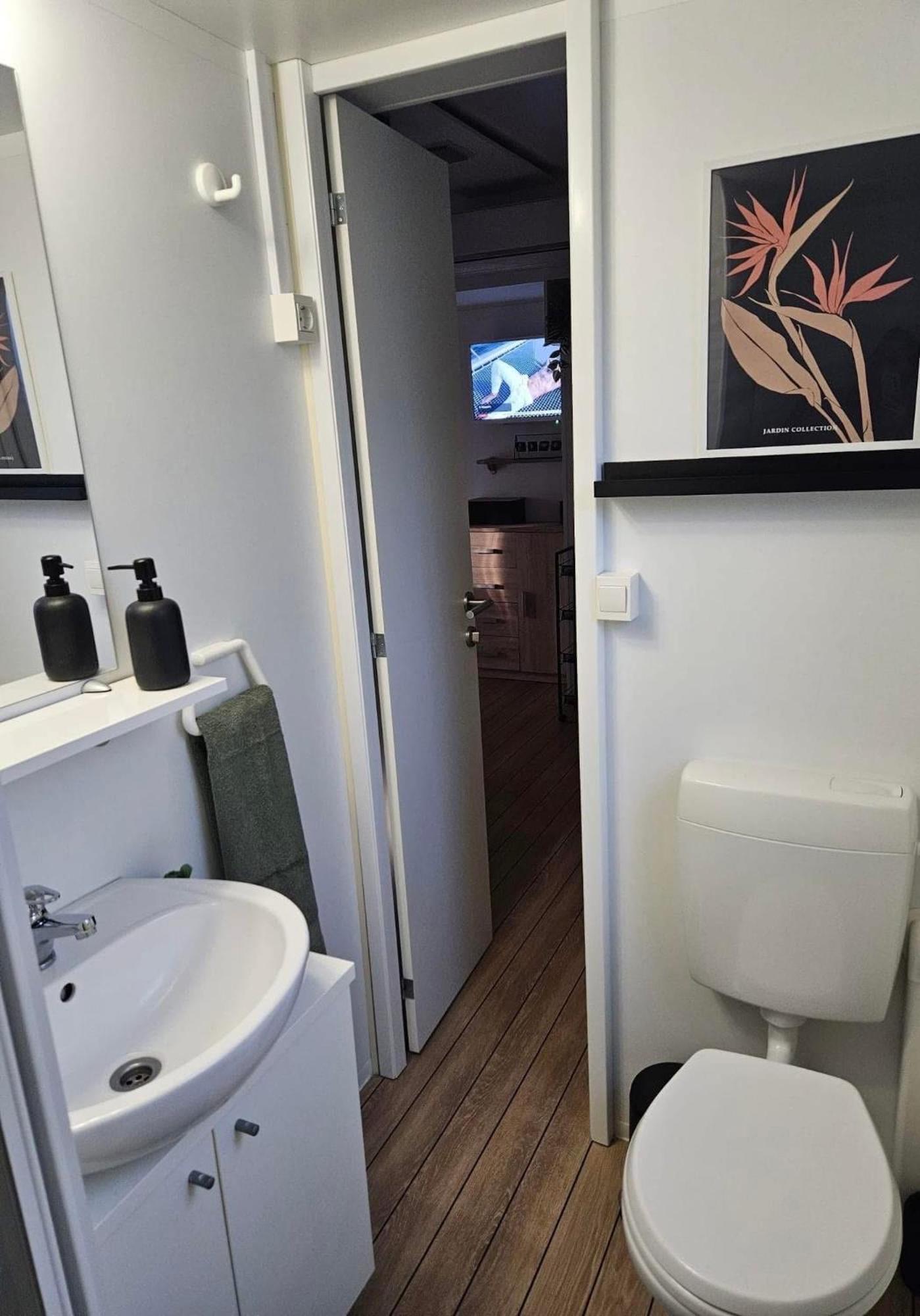 Mobile Home Peponi Del Mar, Brand New Biograd Na Moru Exteriör bild